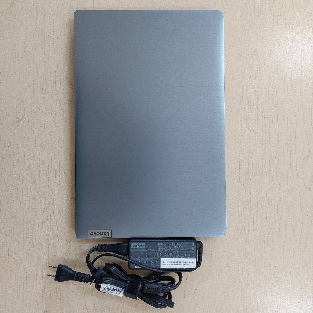 LAPTOP LENOVO IDEAPAD 3 15IAU7 (2022) 512 GB SSD 8 GB RAM (SEMINUEVO)