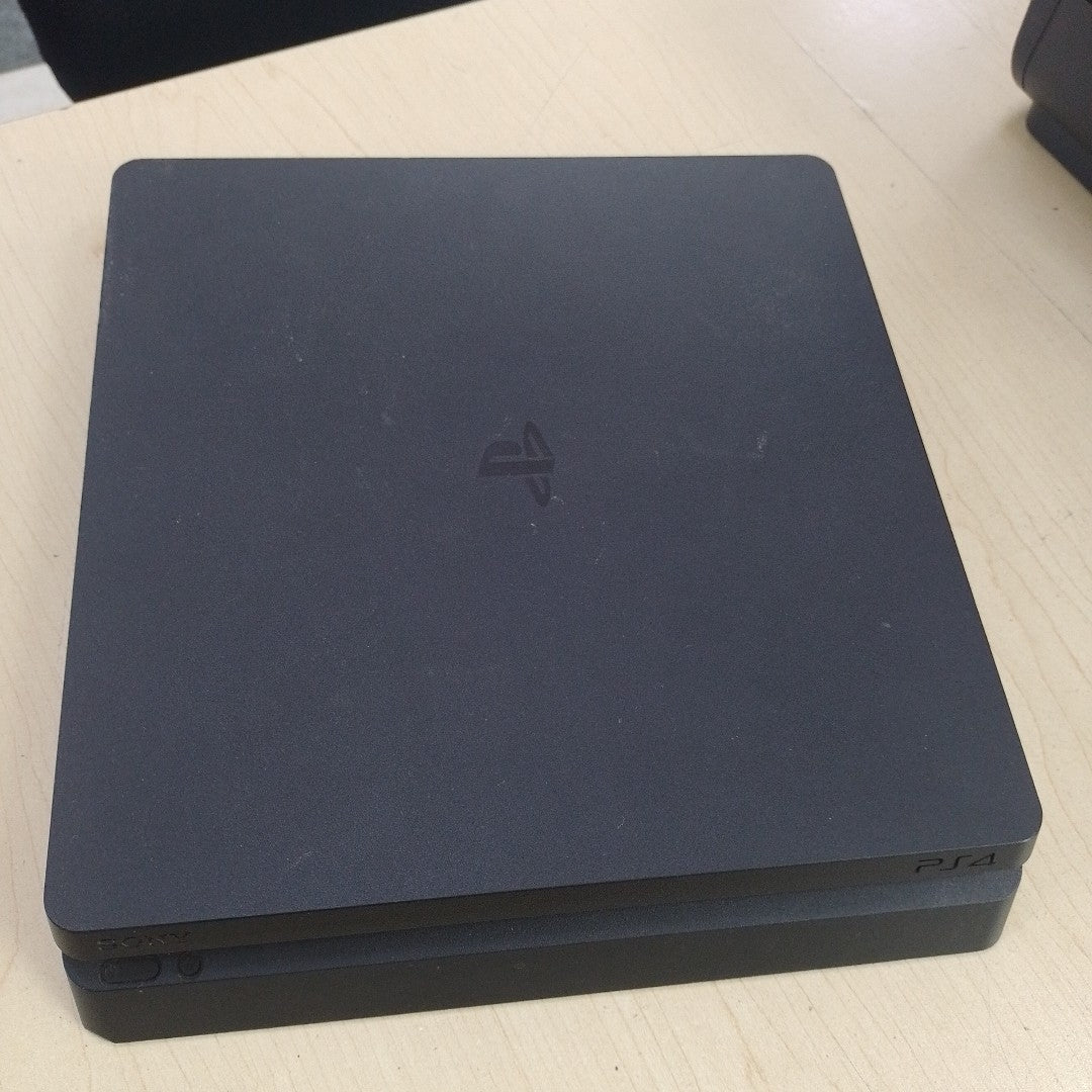 CONSOLA DE VIDEOJUEGO MICROSOFT XBOX ONE S 1 TB (SEMINUEVO)