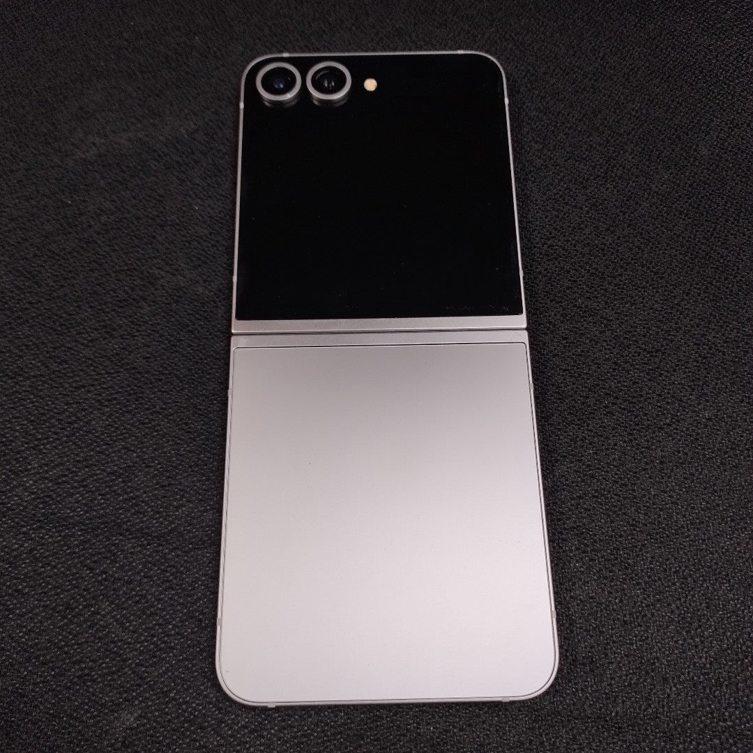 CELULAR SAMSUNG GALAXY Z FLIP6 SM-F741B (2024) 512 GB 12 GB RAM (SEMINUEVO)
