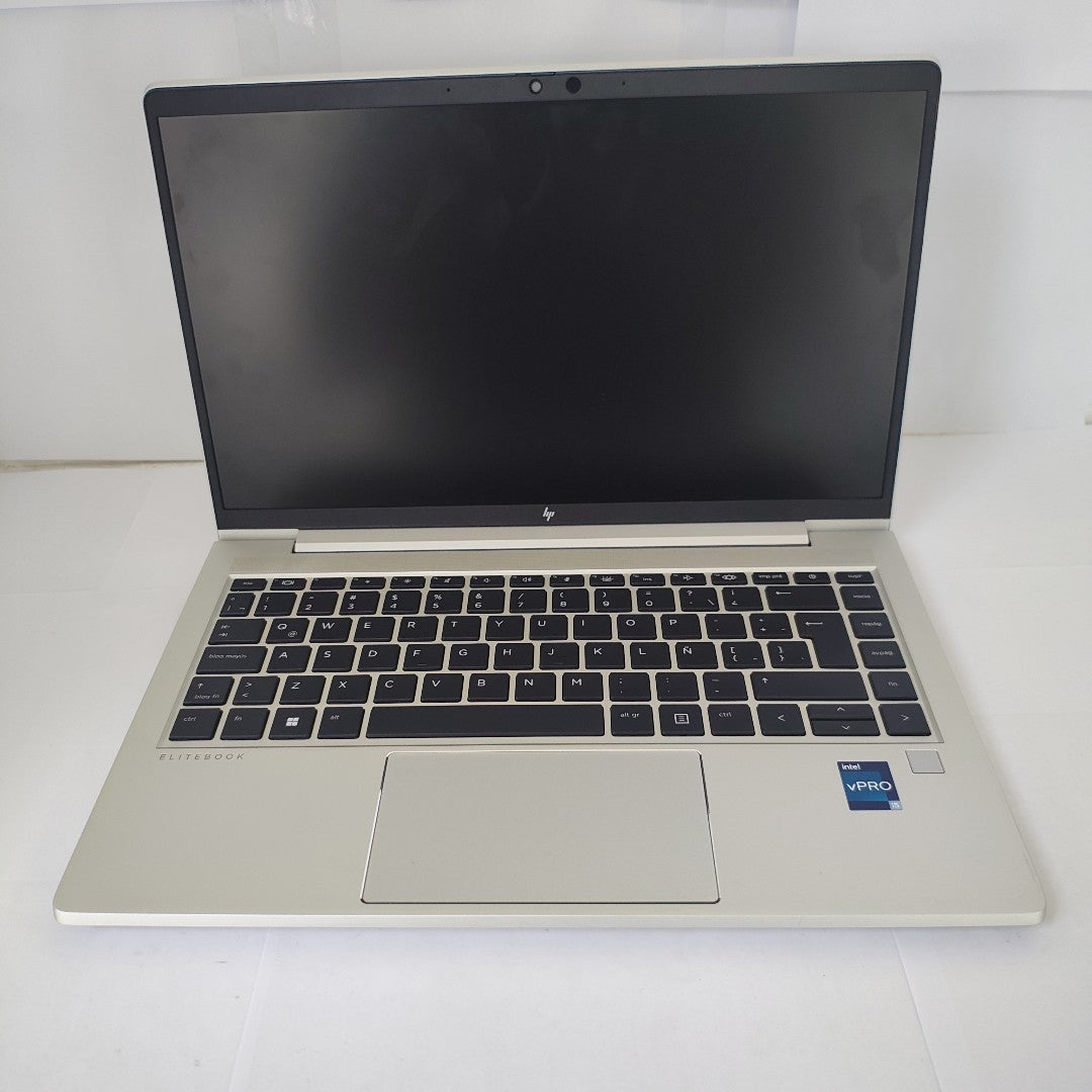 LAPTOP HP ELITEBOOK 640 G9 (2023) 256 GB SSD 16 GB RAM (SEMINUEVO)
