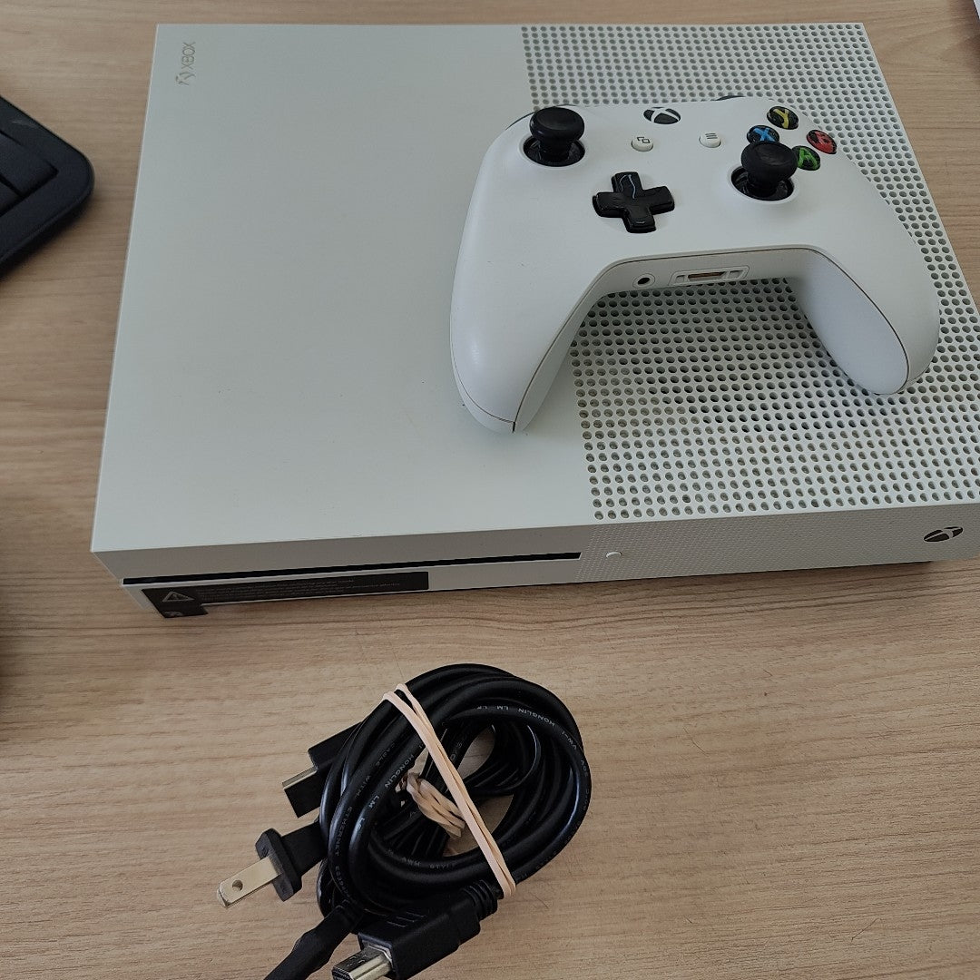 CONSOLA DE VIDEOJUEGO MICROSOFT XBOX ONE S 500 GB  (SEMINUEVO)
