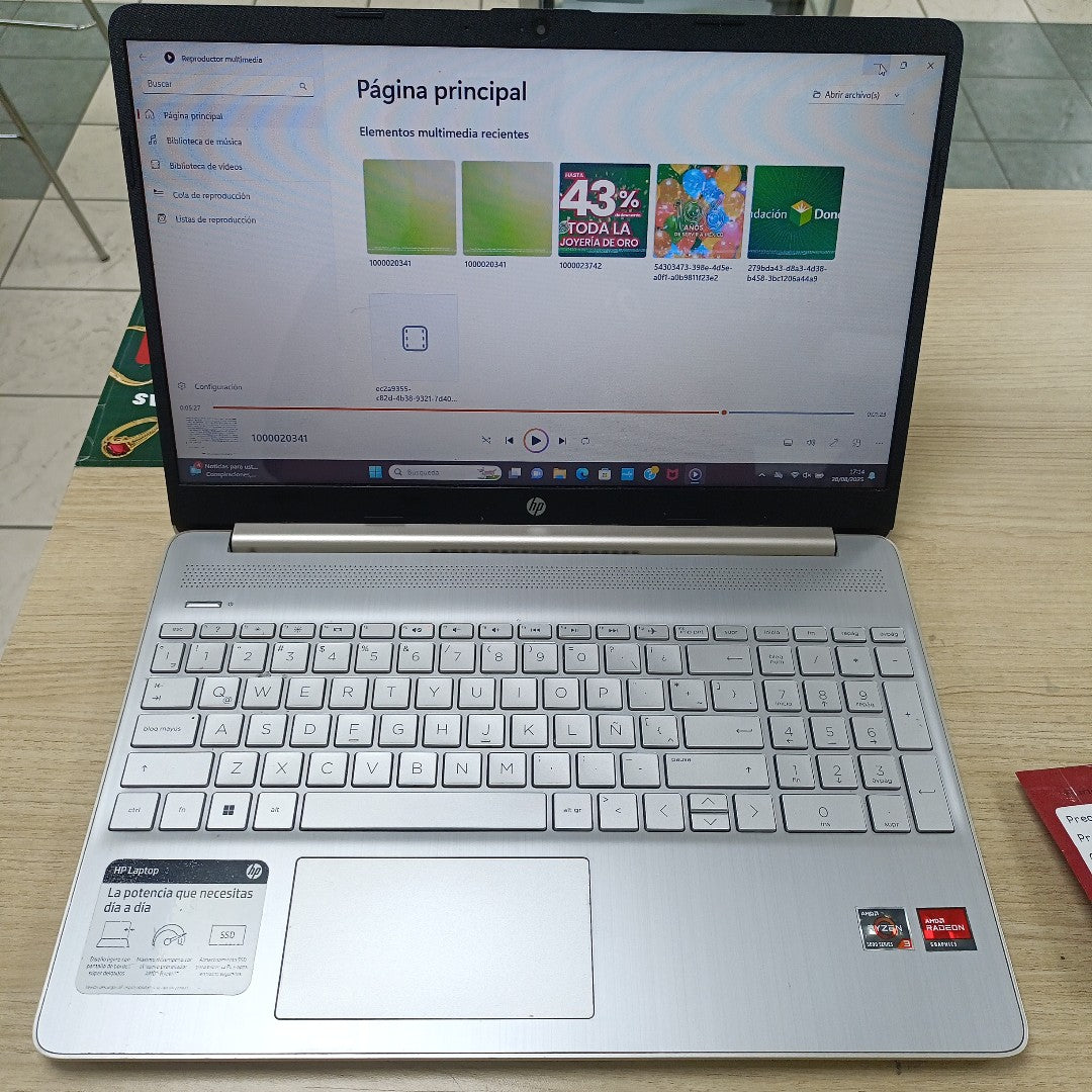 LAPTOP HP 15-EF2518LA (2023) 256 GB SSD 12 GB RAM (SEMINUEVO)
