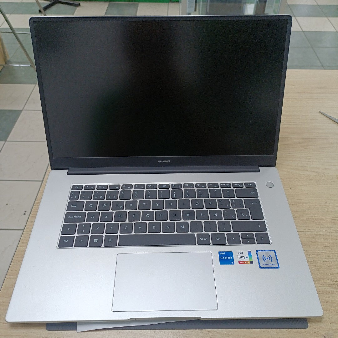 LAPTOP HUAWEI MATEBOOK D 15 BODE-WDH9 (2022) 512 GB SSD 8 GB RAM (SEMINUEVO)