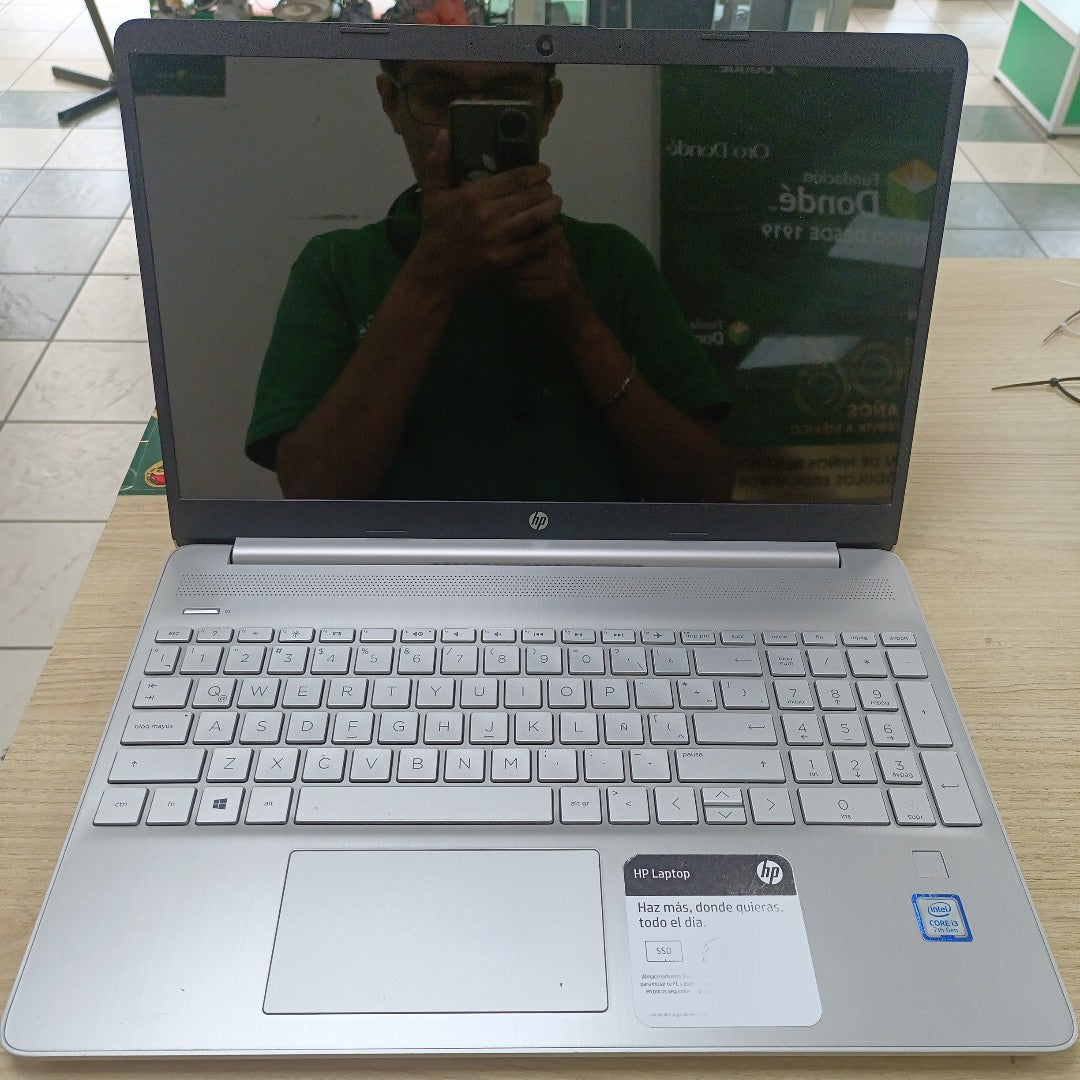 LAPTOP HP 15-DY0016LA (2023) 256 GB 12 GB RAM (SEMINUEVO)