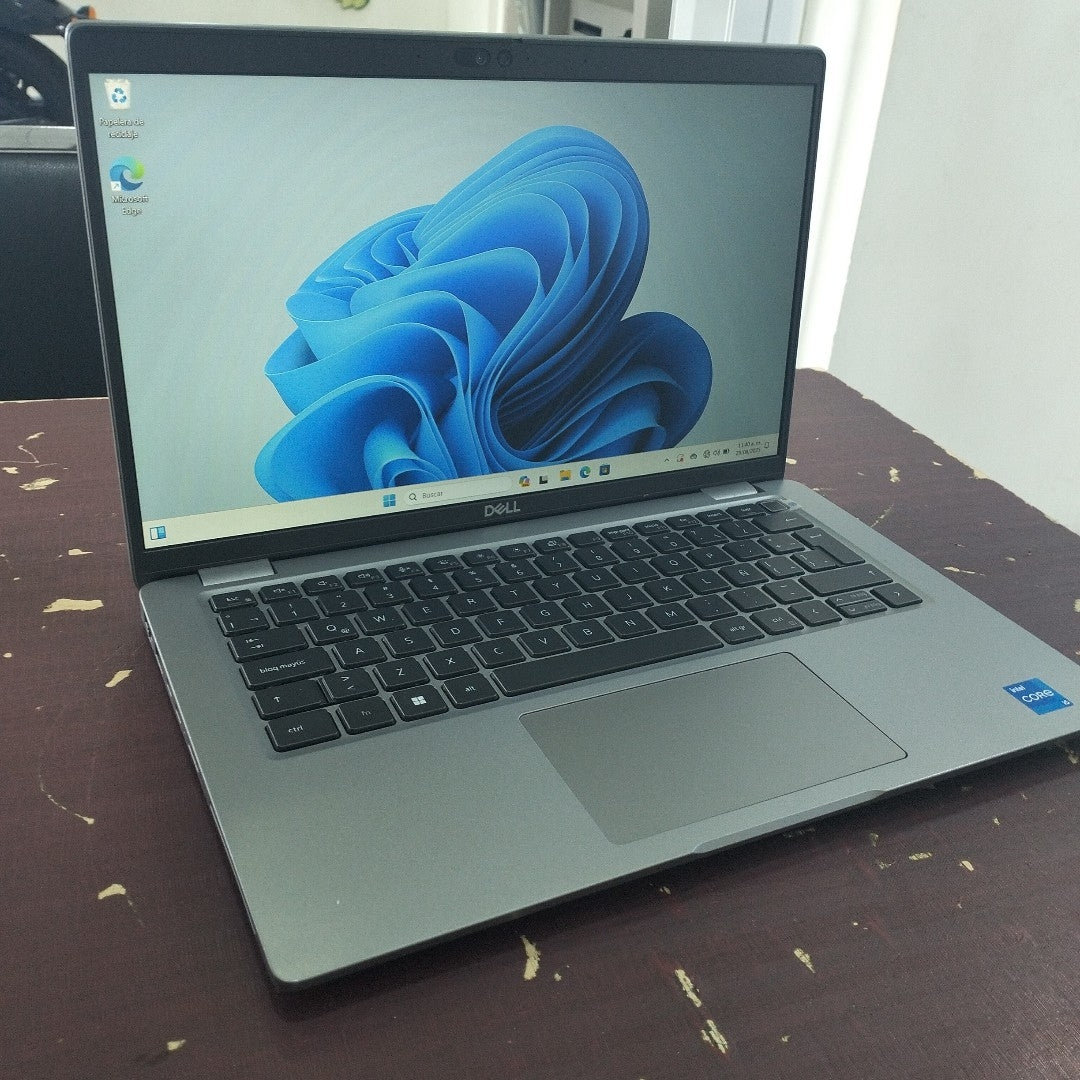 LAPTOP DELL LATITUDE 5440 (2023) 512 GB SSD 16 GB RAM (SEMINUEVO)