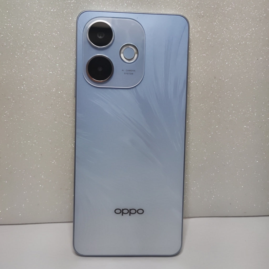 CELULAR OPPO  A5 PRO CPH2711 (2025) 256 GB 8 GB RAM (SEMINUEVO)