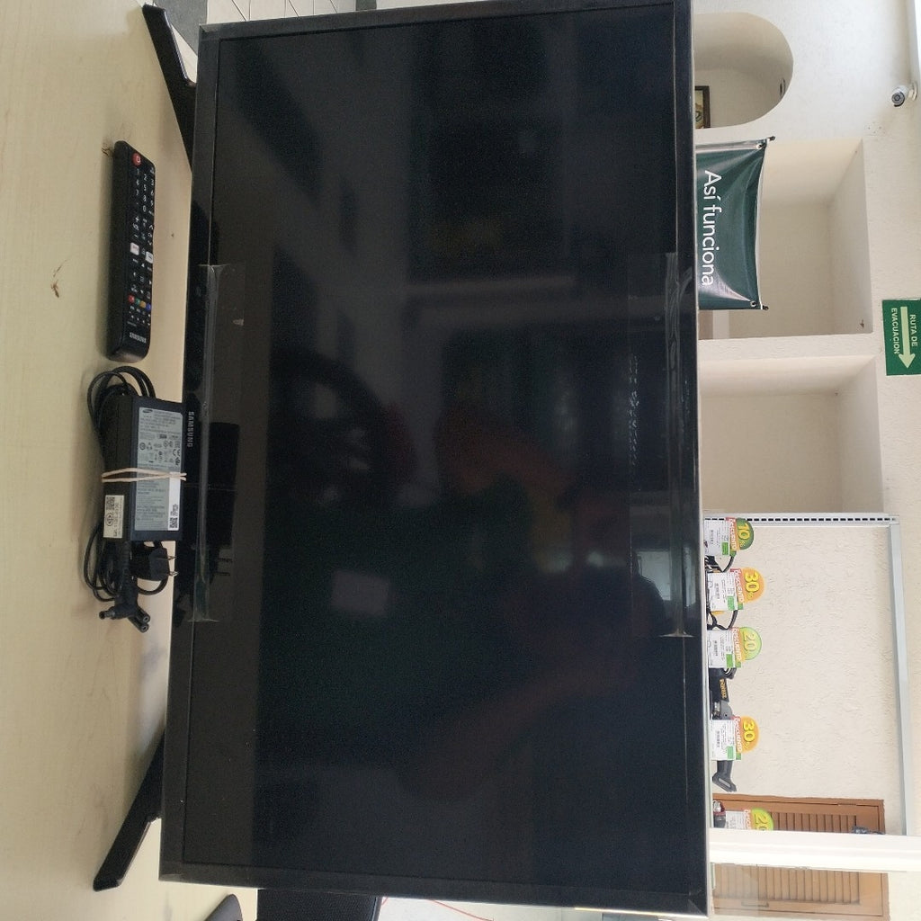 PANTALLA SAMSUNG BE32T-B (2024) 32" LED HD (SEMINUEVO)