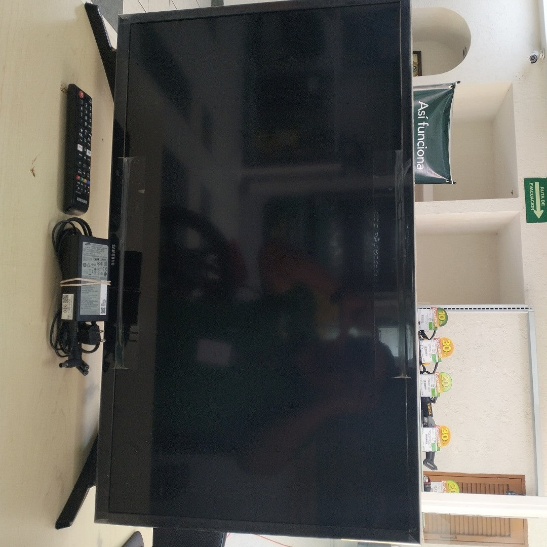 PANTALLA SAMSUNG BE32T-B (2024) 32" LED HD (SEMINUEVO)