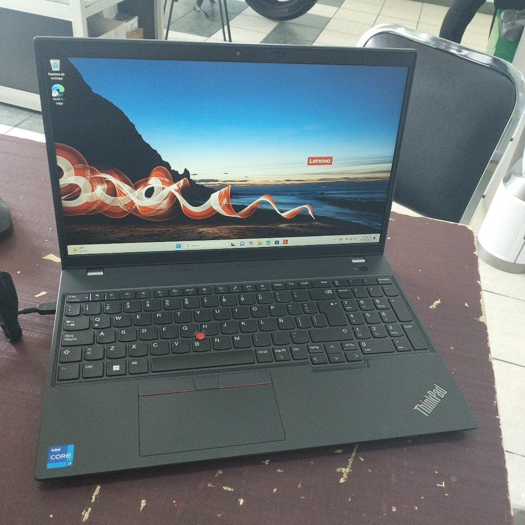 LAPTOP LENOVO THINKPAD L15 GEN 4 (2024) 1 TB 16 GB RAM (SEMINUEVO)
