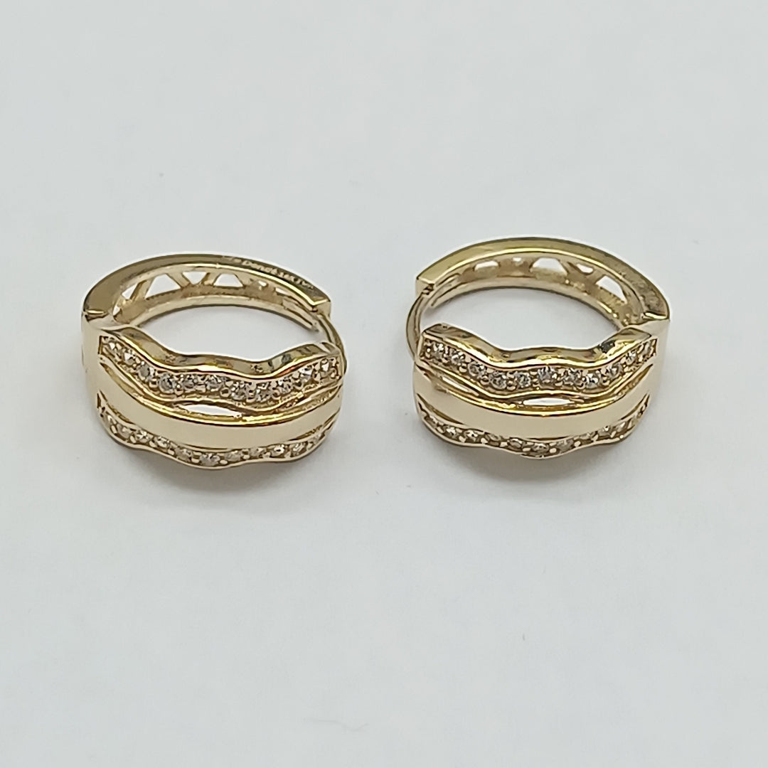 HUGGIES ORO 14K 2.5 (NUEVO)
