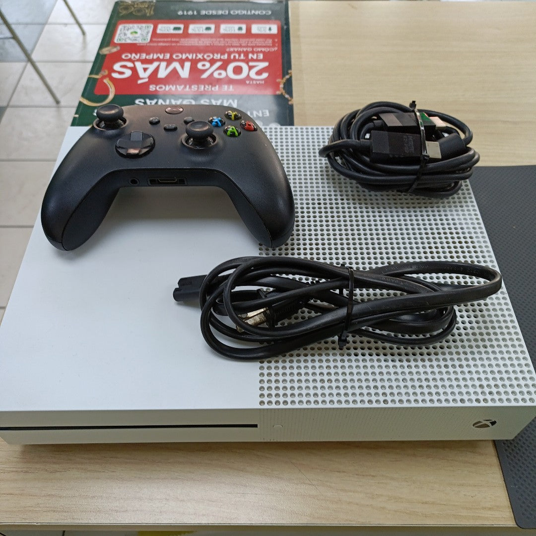 CONSOLA DE VIDEOJUEGO MICROSOFT XBOX ONE S 1 TB (SEMINUEVO)