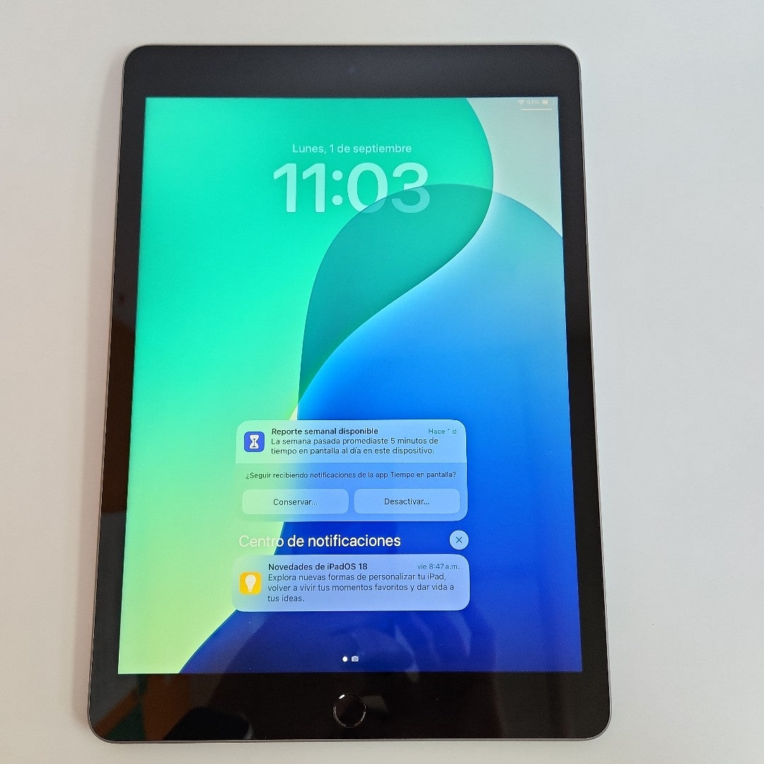 TABLETA APPLE IPAD 9 A2602 256 GB 3 GB RAM (SEMINUEVO)