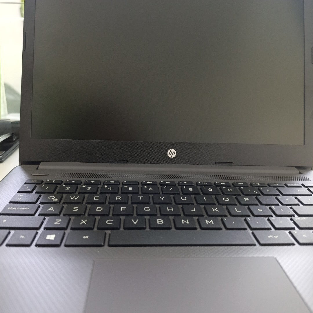 LAPTOP HP 240 G7 500 GB  4 GB RAM (SEMINUEVO)