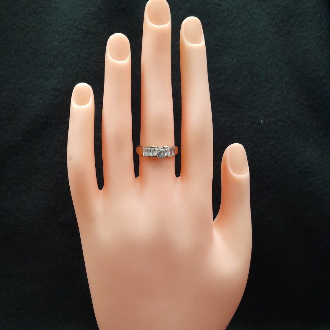 ANILLO. ORO. 10 K 4.9 GRMS (SEMINUEVO)