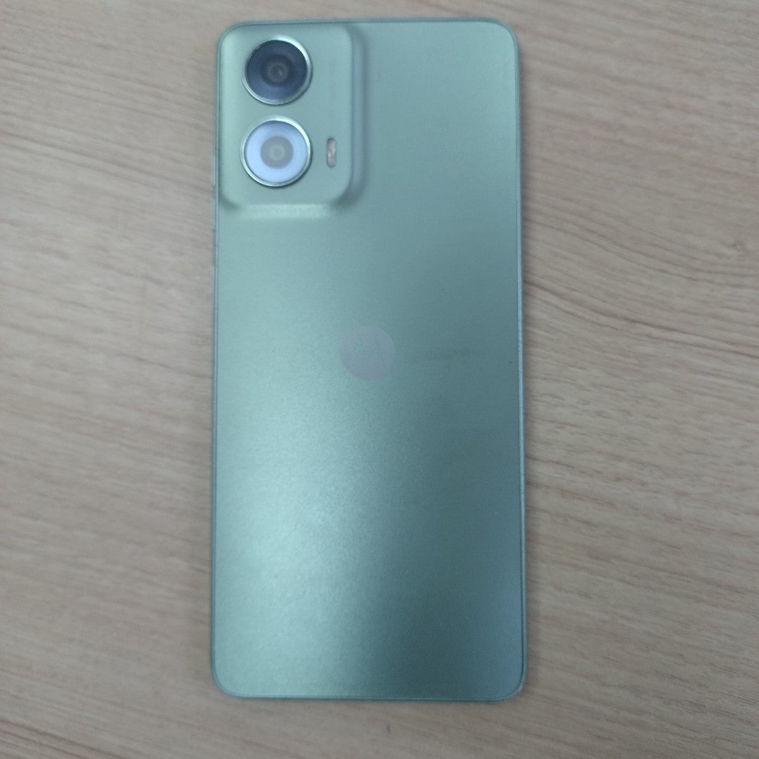 CELULAR MOTOROLA MOTO G24 XT2423-1 (2024) 128 GB 4 GB RAM (SEMINUEVO)