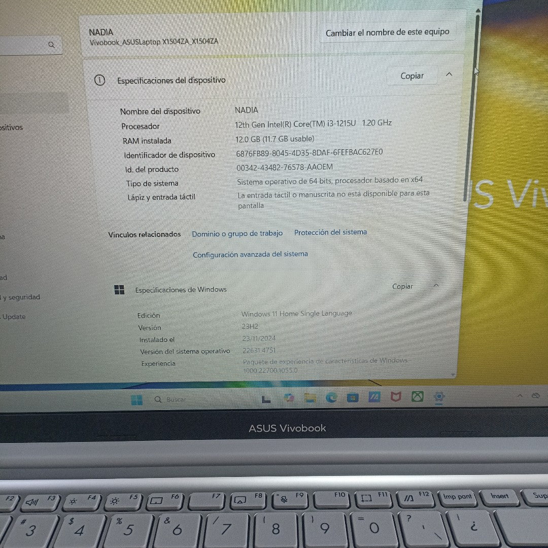 LAPTOP ASUS VIVOBOOK 15 X1504ZA-NJ302W (2024) 512 GB SSD 12 GB RAM (SEMINUEVO)