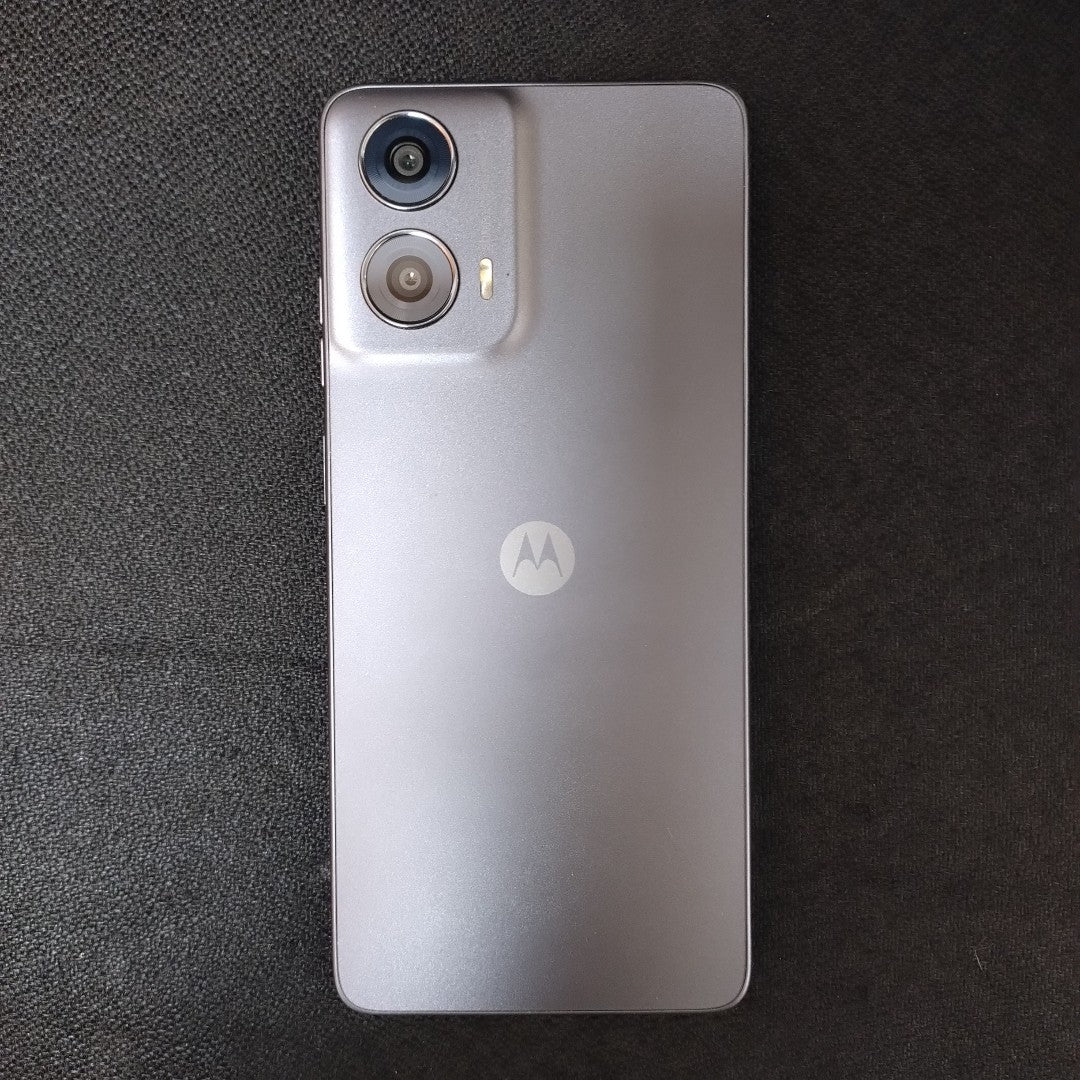 CELULAR MOTOROLA MOTO G24 XT2423-1 (2024) 128 GB 4 GB RAM (SEMINUEVO)