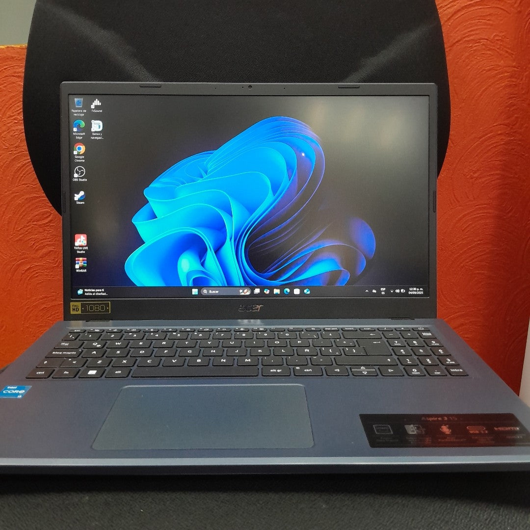 LAPTOP ACER ASPIRE 3 A315-510P-37AL (2023) 512 GB SSD 8 GB RAM (SEMINUEVO)