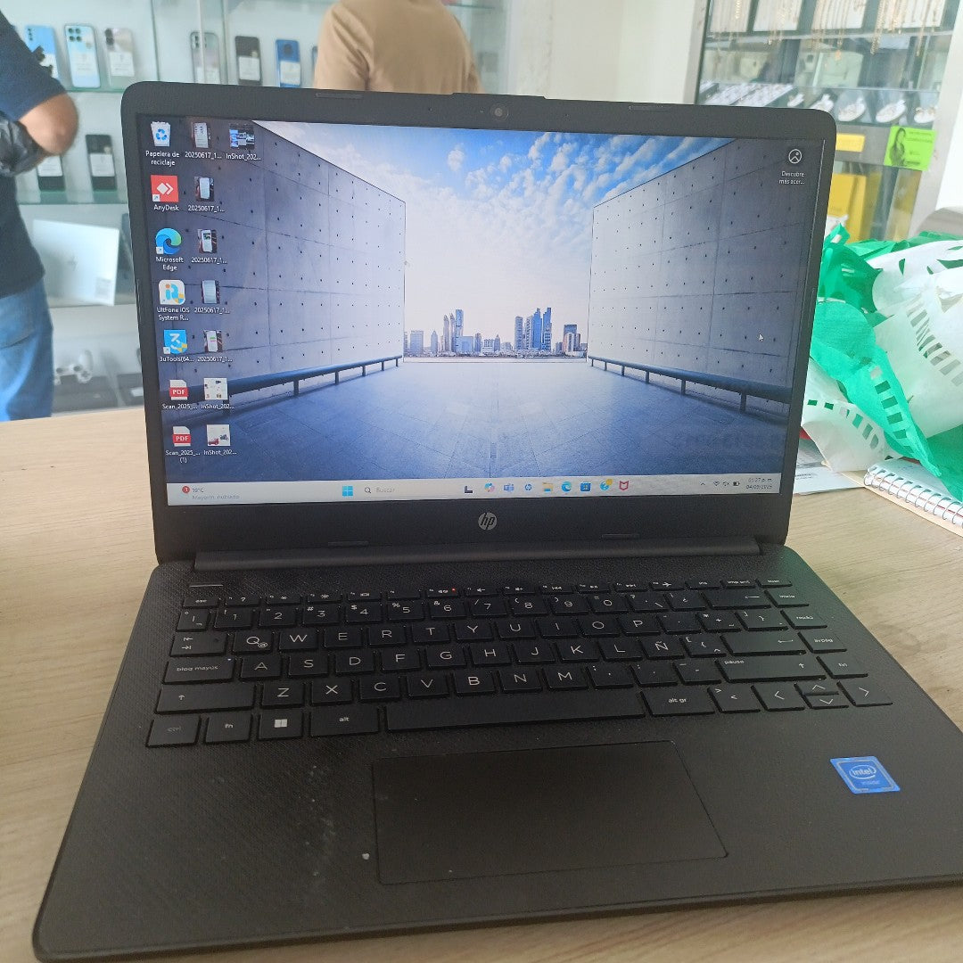 LAPTOP HP 14-DQ0509LA (2022) 128 GB SSD 4 GB RAM (SEMINUEVO)