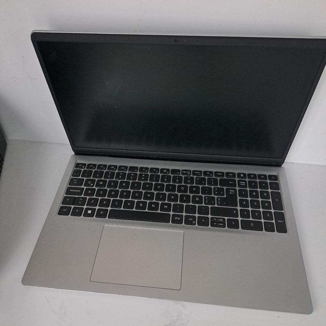 LAPTOP DELL INSPIRON 15 3511 (2023) 256 GB SSD 8 GB RAM (SEMINUEVO)