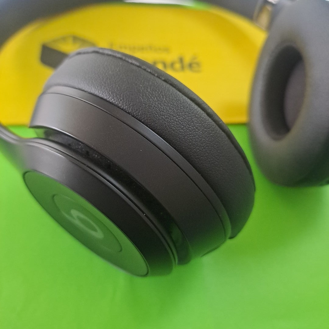 AUDIFONOS BEATS SOLO 4 INALAMBRICO ON EAR (SEMINUEVO)