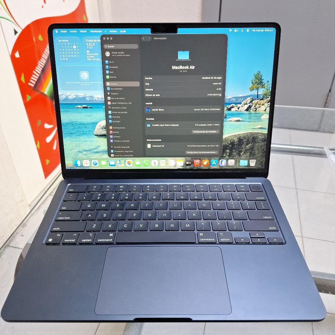 LAPTOP APPLE MACBOOK AIR 13" 2022 3.49 A2681 (8 CPU/8 GPU) 256 GB SSD 8 GB RAM (SEMINUEVO)