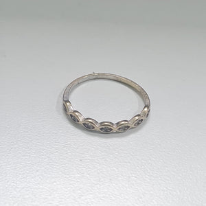 ANILLITO. ORO BLANCO. 10 K 0.9 GRMS (SEMINUEVO)