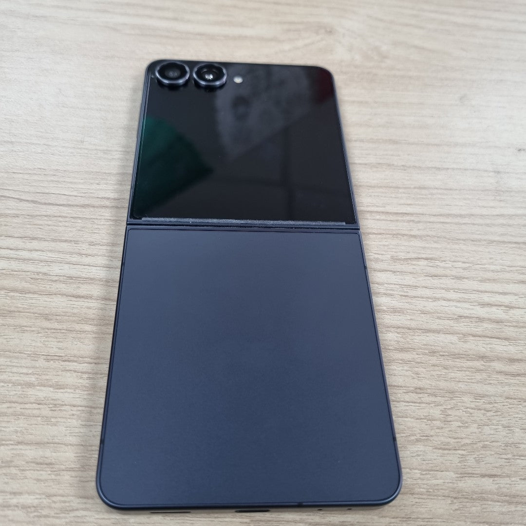 CELULAR SAMSUNG GALAXY Z FLIP 7 SM-F766B (2025) 512 GB 12 GB RAM (SEMINUEVO)