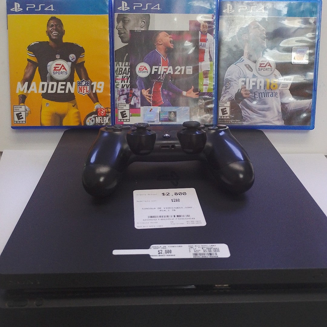 CONSOLA DE VIDEOJUEGO SONY PS4 1 TB (SEMINUEVO)