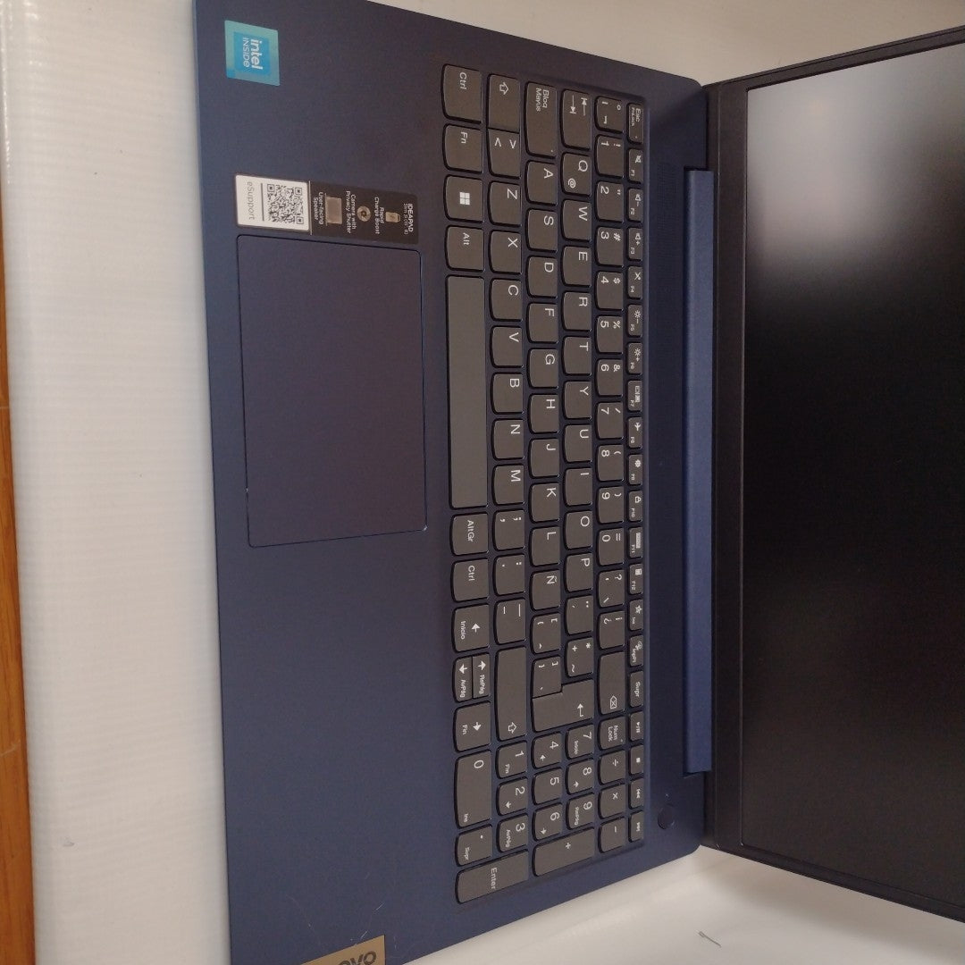 LAPTOP LENOVO IDEAPAD SLIM 3 15IAN8 (2024) 256 GB SSD 8 GB RAM (SEMINUEVO)