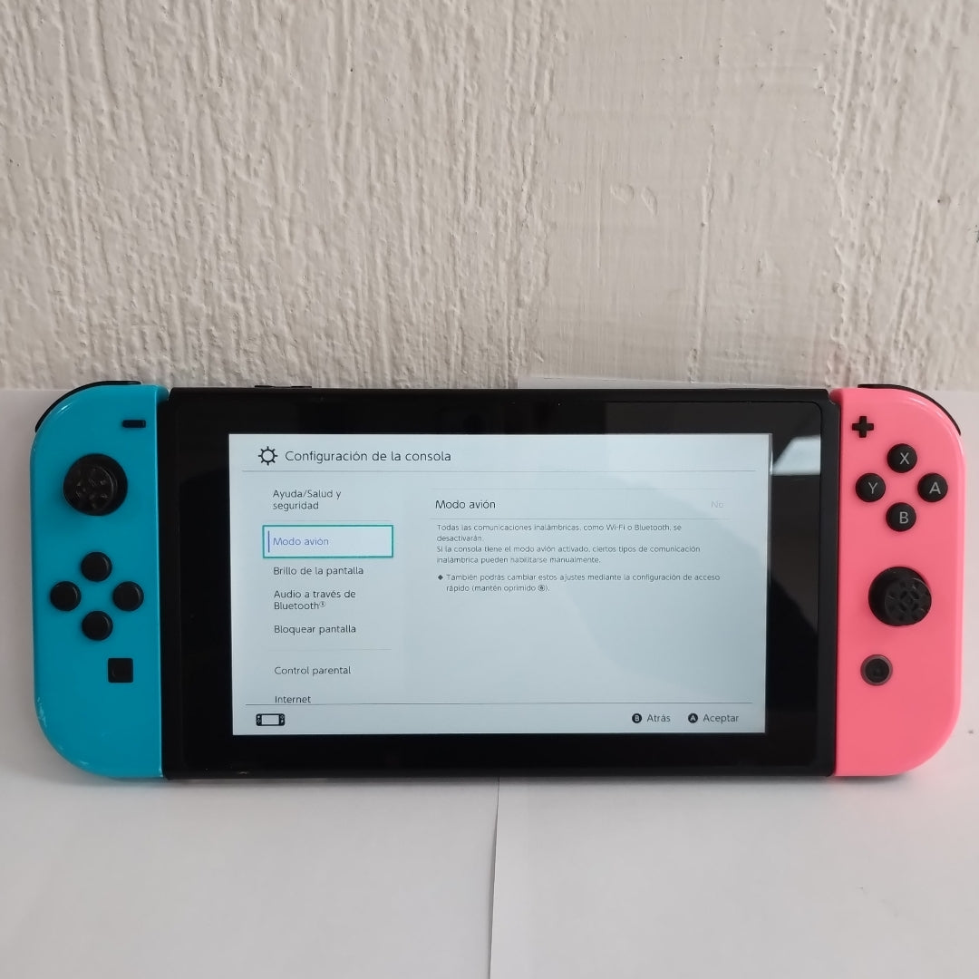 CONSOLA DE VIDEOJUEGO NINTENDO SWITCH 32 GB (SEMINUEVO)