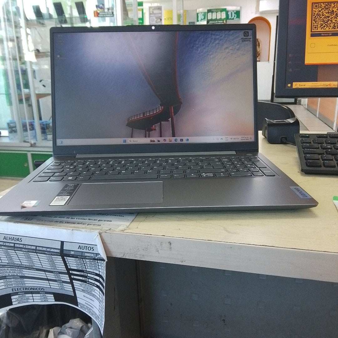 LAPTOP LENOVO IDEAPAD 3 15ITL6 (2022) 512 GB SSD 8 GB RAM (SEMINUEVO)