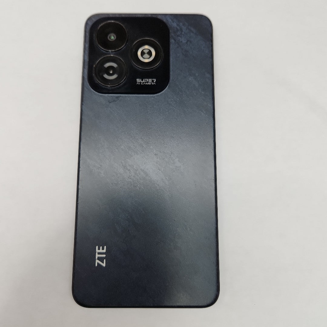CELULAR ZTE BLADE V60 SMART Z2359 (2024) 128 GB 4 GB RAM (SEMINUEVO)