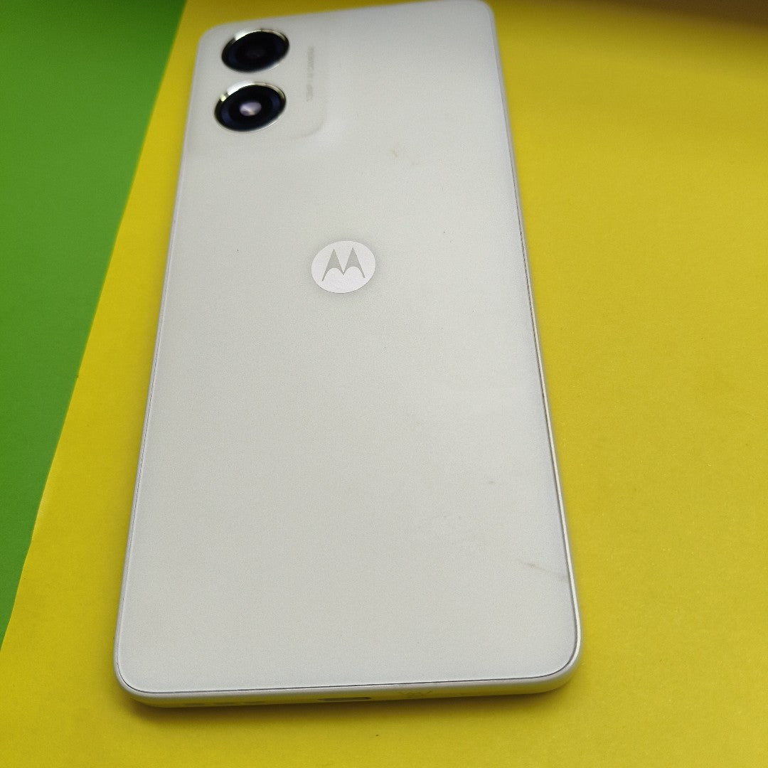 CELULAR MOTOROLA MOTO E14 XT2421-12 (2024) 64 GB 2 GB RAM (SEMINUEVO)