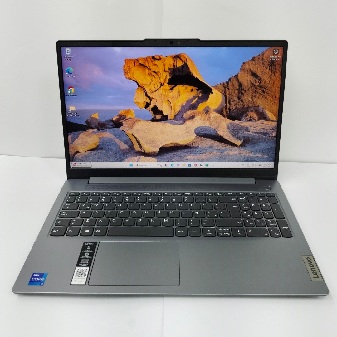 LAPTOP LENOVO IDEAPAD SLIM 3 15IRH08 (2024) 512 GB SSD 16 GB RAM