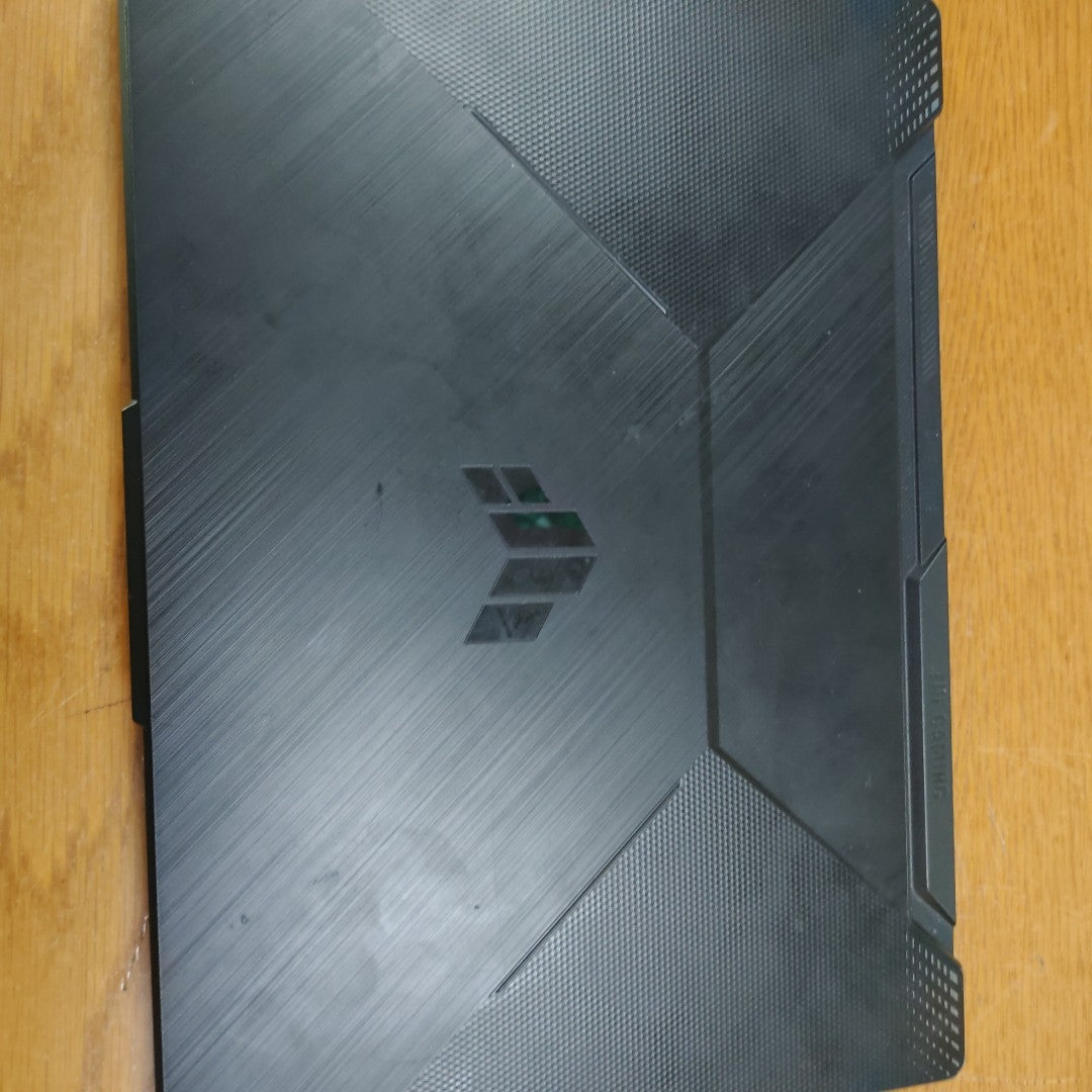 LAPTOP ASUS TUF GAMING F15 FX506HCB-HN144W (2022) 512 GB SSD 8 GB RAM (SEMINUEVO)