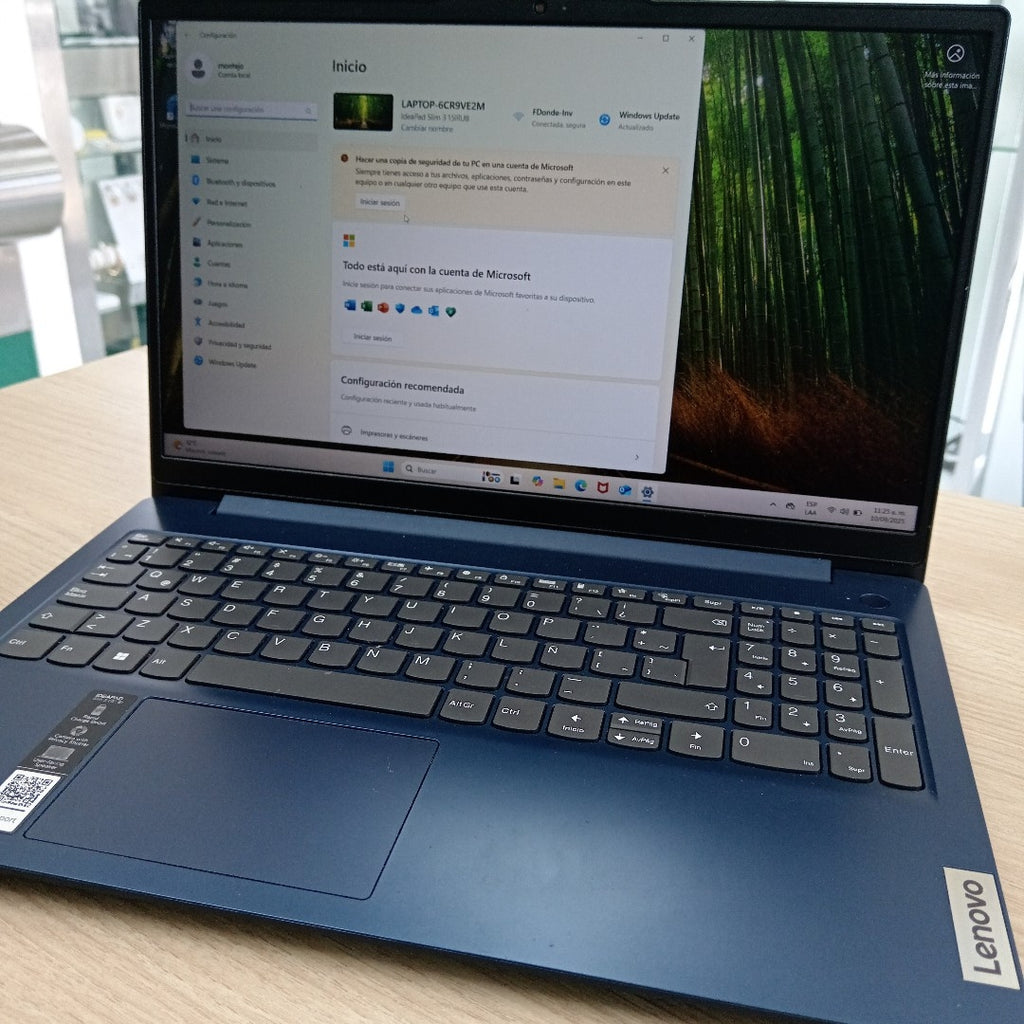 LAPTOP LENOVO IDEAPAD SLIM 3 15IRU8 (2024) 512 GB SSD 8 GB RAM (SEMINUEVO)