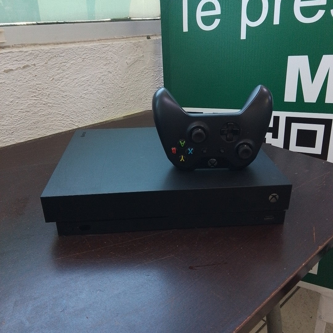 CONSOLA DE VIDEOJUEGO MICROSOFT XBOX ONE X 1 TB (SEMINUEVO)