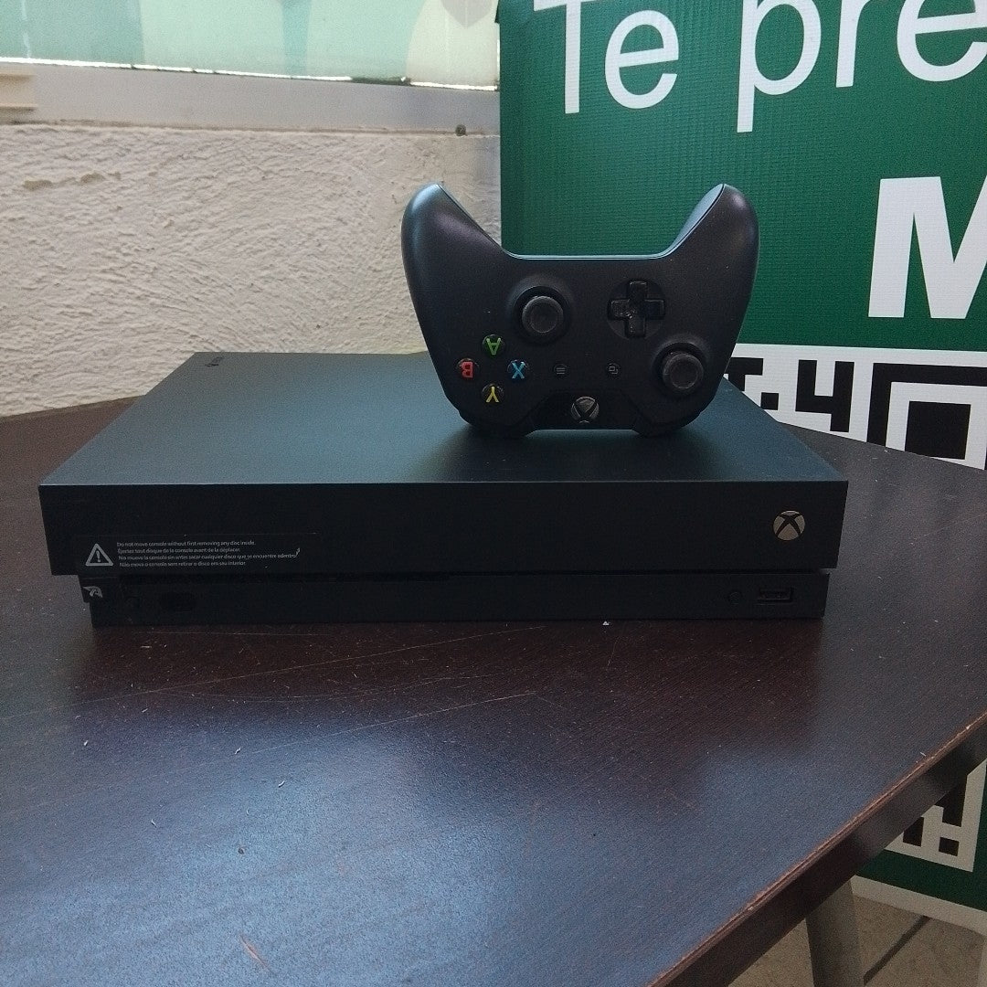 CONSOLA DE VIDEOJUEGO MICROSOFT XBOX ONE X 1 TB (SEMINUEVO)