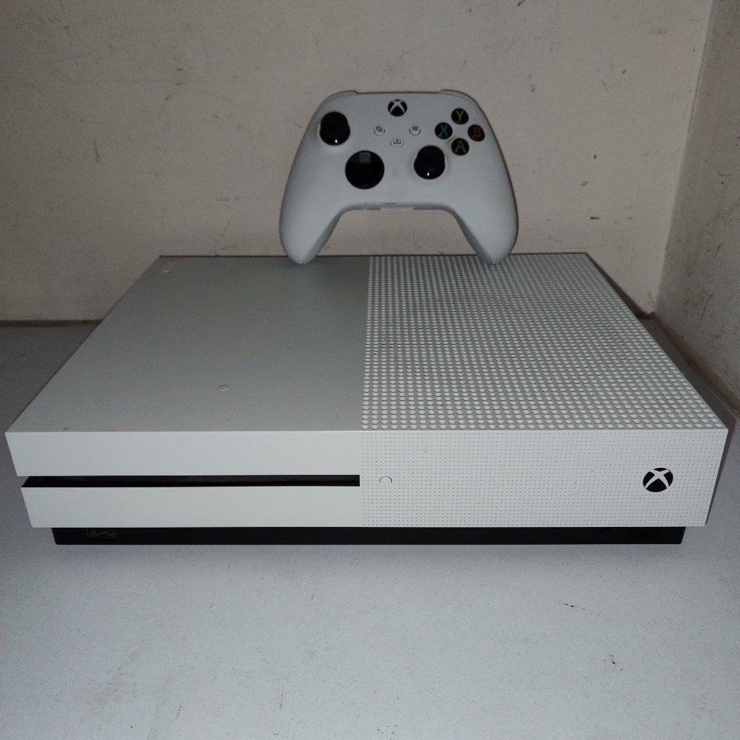 CONSOLA DE VIDEOJUEGO MICROSOFT XBOX ONE S 1 TB (SEMINUEVO)