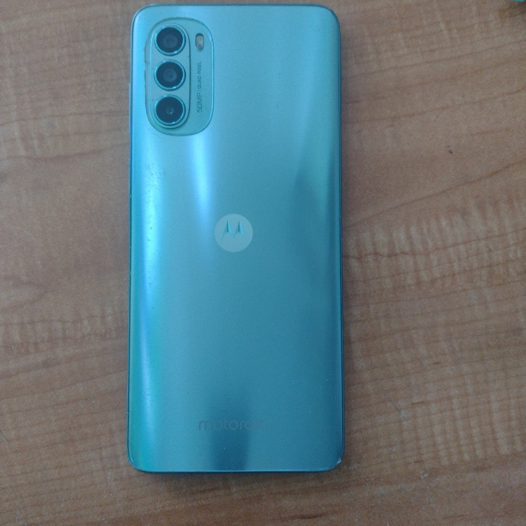 CELULAR MOTOROLA MOTO G62 5G XT2223-2 128 GB 4 GB RAM (SEMINUEVO)