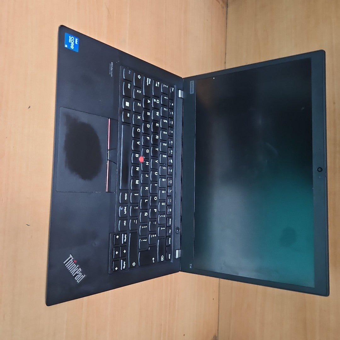 LAPTOP LENOVO THINKPAD T14 GEN 2 (2022) 256 GB SSD 16 GB RAM (SEMINUEVO)