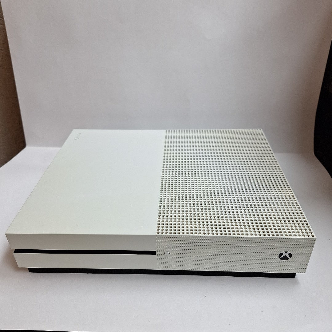 CONSOLA DE VIDEOJUEGO MICROSOFT XBOX ONE S 1 TB (SEMINUEVO)