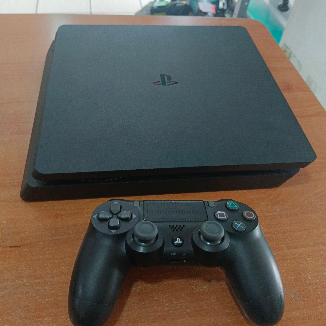 CONSOLA DE VIDEOJUEGO SONY PS4 SLIM 1 TB (SEMINUEVO)