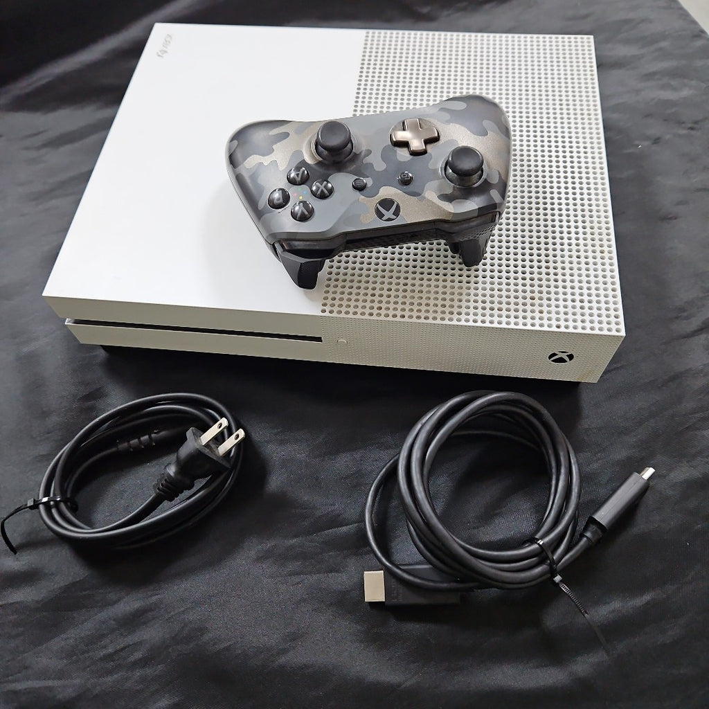 CONSOLA DE VIDEOJUEGO MICROSOFT XBOX ONE S 1 TB (SEMINUEVO)