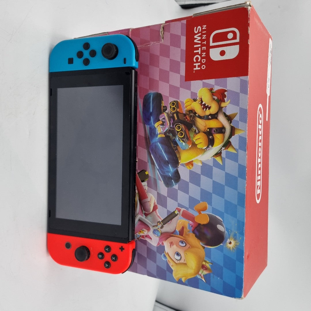 CONSOLA DE VIDEOJUEGO NINTENDO SWITCH 32 GB (SEMINUEVO)