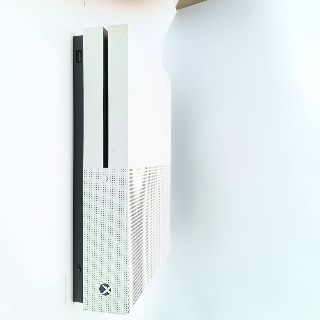 CONSOLA DE VIDEOJUEGO MICROSOFT XBOX ONE S 1 TB (SEMINUEVO)