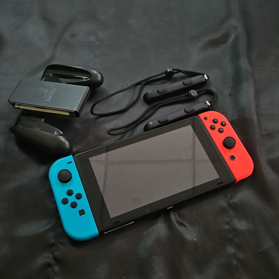 CONSOLA DE VIDEOJUEGO NINTENDO SWITCH 32 GB (SEMINUEVO)