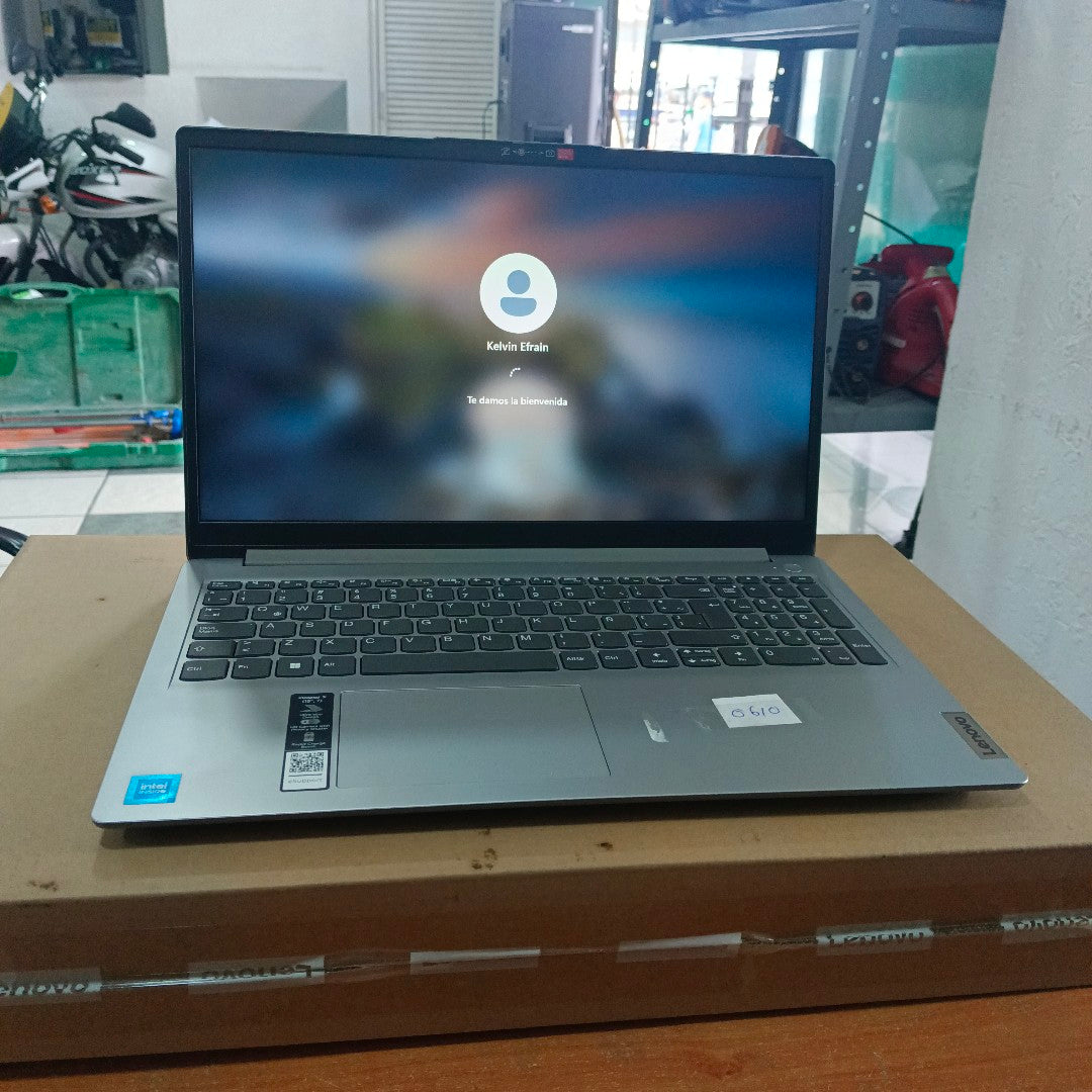 LAPTOP LENOVO IDEAPAD 1 15IGL7 (2023) 256 GB SSD 8 GB RAM (SEMINUEVO)