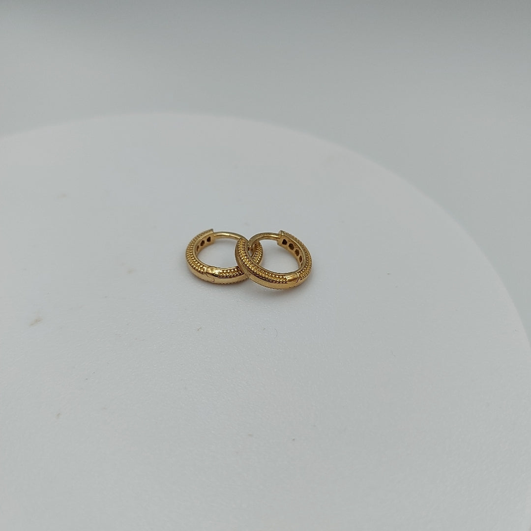 HUGGIES ORO 14K 2.4 (NUEVO)